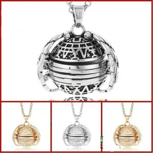 Collier médaillon sphère astronomique multicouche, pendentif sphère armillaire ailes pliables.
