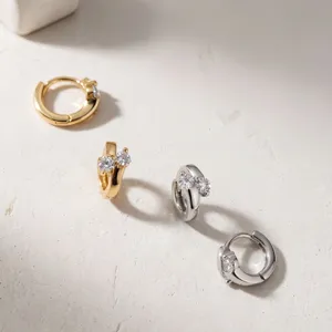 Orecchini a Cerchio Huggie a Doppia Diamante Intrecciato in Argento Sterling 925 Strass Nicchia Dolce Cool Gioielli per Donna