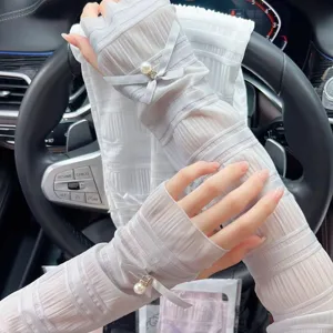 Maniche di protezione solare estive da donna, raffreddanti anti-UV con perle e fiocco elegante.