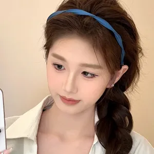 Koreatiki lepti plekti koridela mallion gia gynaikes, idaniki gia kathe emfanisi sas.