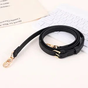 Cinturino di ricambio per borsa in pelle nera con accessori metallici dorati regolabili