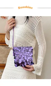 Modische lila Pailletten Umhängetasche für Damen, trendige Mini Schultertasche Alltag.