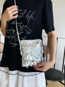 Borsa a tracolla mini in paillettes argentate da donna, elegante borsa con catena lucida.