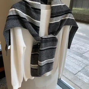 Koreanischer Stil vielseitiger horizontal gestreifter Strickschal Damen Herbst Winter Details