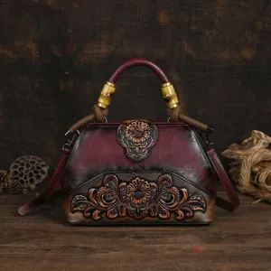 Sac a main en cuir gaufre vintage, sac a epaule retro ethnique avec fleurs carvees.