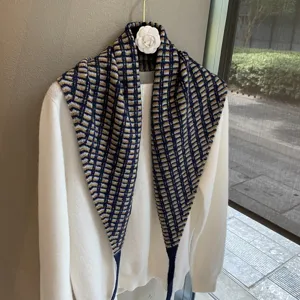 Retro knitted triangle scarf versatile fake collar autumn winter elegant shawl wrap for women