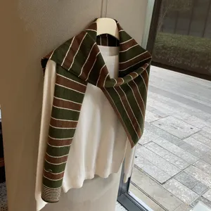 Koreanischer gestreifter Strickschal fuer Damen, Herbst Winter Vintage Schal Layering Accessoire.