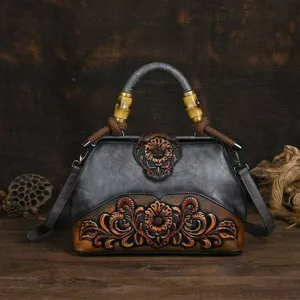 Sac à main en cuir sculpté vintage avec poignées en bambou, sac à épaule rétro ethnique.