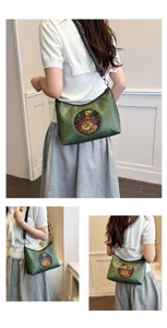 Sac à bandoulière gaufré vintage pour femmes, sac rétro en cuir vert avec motif floral.