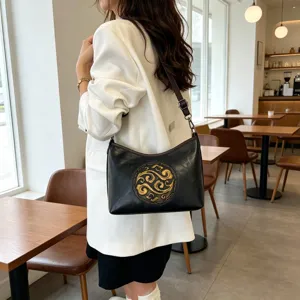 Sac à bandoulière en cuir véritable style chinois pour femme, sac coussin noir rétro vue principale