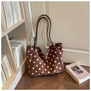 Sac cabas marron à pois, élégant sac porté épaule pour le travail et grande capacité.