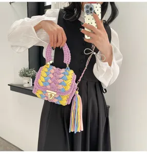 Sac à main tricoté coloré DIY fait main avec gland et chaîne, style mignon pour femmes.
