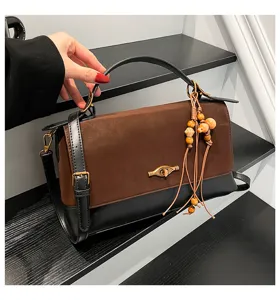 Borsa a tracolla donna in camoscio elegante borsa con ciondolo di perline di legno
