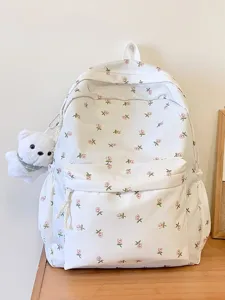 Japanse schattige bloemenrugzak voor vrouwen, leuke schooltas met schattige berenhanger.