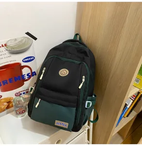 Modischer, legerer, grosser Rucksack in Schwarz und Gruen fuer Studenten und Alltag