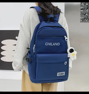 Großer Kapazität lässiger Rucksack für Studenten und Outdoor-Reisen in Blau mit Astronauten-Anhänger.