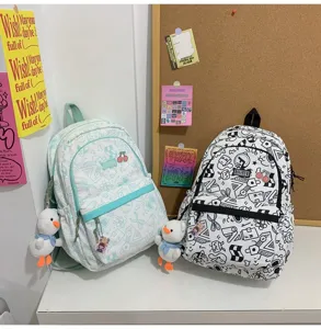 Leuke schoolrugzak voor tienermeisjes, grote capaciteit studenten boektas met pluche hanger.