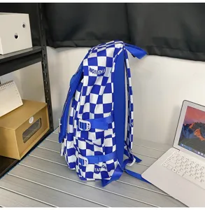 Zaino scolastico casual a quadri blu e bianchi, dettaglio elegante dello zaino Harajuku.