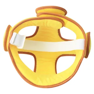 Bambino piccolo sicurezza anticollisione cuffia interno dettaglio morbido peluche giallo design.