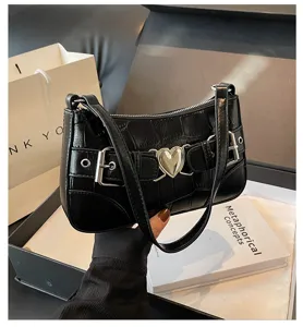Sac à épaule noir motif crocodile avec boucle cœur sac sous les bras chic pour femme