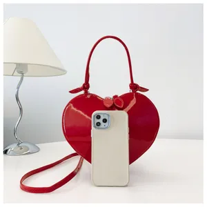 Borsa a tracolla in pelle verniciata a forma di cuore rosso stile minimalista casual