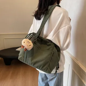 Green corduroy shoulder tote bag for women, large capacity casual daily commuter handbag.