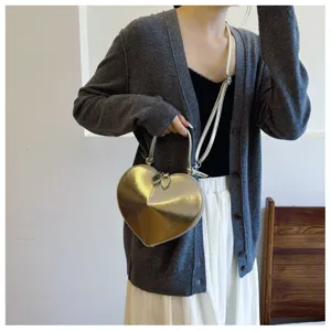 Elegante borsa a mano metallica a forma di cuore da donna, borsa a tracolla lucida.