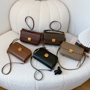 Sac Bandoulière Rétro en Cuir PU pour Femmes Sac Carré Classique avec Fermoir Métallique