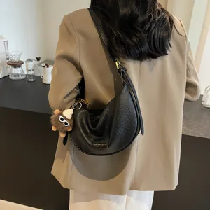 Stijlvolle zwarte hobo schoudertas voor dames, retro effen PU lederen handige okseltas.