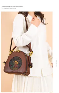 Vintage geprägte Leder Umhängetasche mit Hirsch Motiv, elegante braune Damen Umhängetasche