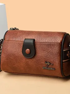 Élégant sac bandoulière marron en cuir PU style rétro avec grand espace intérieur pour femmes.