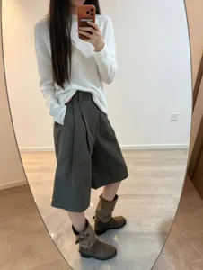 Autumn new women casual loose knitted pullover and pleated shorts fashion daily outfit.