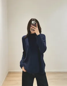 Casual loose long sleeve knit sweater for women, comfortable breathable fabric, autumn daily wear.