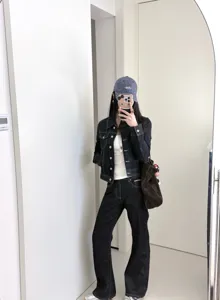 Women dark denim jacket slim fit retro raw denim casual outerwear for daily autumn fashion wear