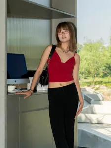 Σεξουαλικό κόκκινο βαθύ V-neck crop top ελαστικό εφαρμοστό γυναικείο casual