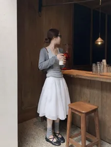Schicker Plissee Tüllrock, vielseitiger Ballet Core Stil weißer Rock für moderne Damen.
