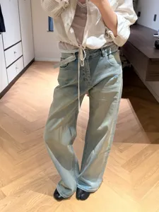 Pantaloni casual in denim dritto a vita media slavato azzurro vintage da donna.