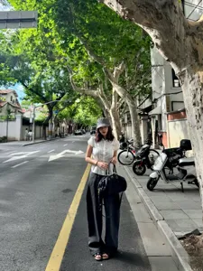 Korean style short sleeve white blouse with peter pan collar and ribbon tie for women.