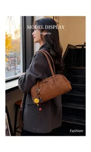 Retro women shoulder bag large capacity pillow bag fashionable autumn winter commuting bag