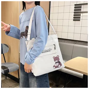 Lässiger Canvas Rucksack und Umhängetasche mit Bären Print, große Kapazität für den Alltag.