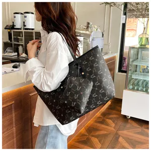 Large capacity tote bag for women retro shoulder bag stylish handbag daily commuting chic