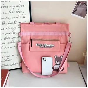 Rosa multifunktionale Canvas Tasche mit großem Fassungsvermögen und süßem Bären Motiv.