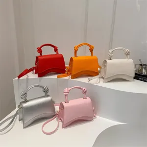 Minimalist PU Leather Shoulder Bag For Women Solid Color Curved Bottom Commuting Handbag Fashion Casual Crossbody Bag