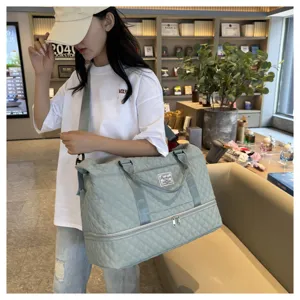 Große gesteppte Reise-Duffle-Bag mit Bodenfach, leichte Weekender Tasche für Damen und Herren.