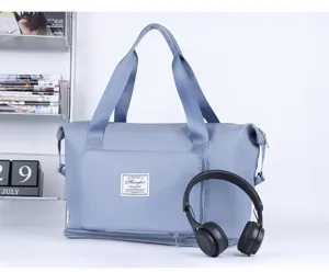 Foldable travel duffel bag large capacity gym sports weekender tote bag detail view