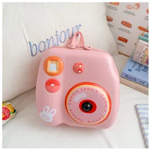 Nahaufnahme des rosa Kamera EVA Kinderrucksack, süßes Hasenmuster Hartschale Schulranzen.