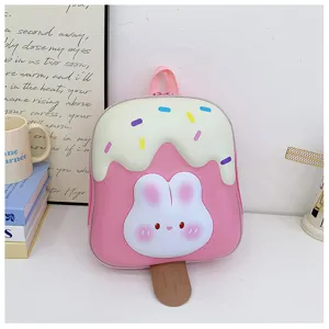Süßer Eiscreme Kaninchen Kinder Rucksack Detailansicht, Cartoon Schultasche Nahaufnahme.