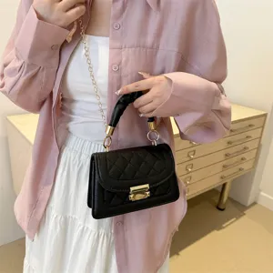 Chic sac bandoulière matelassé noir pour femme, sac à main tendance d'été polyvalent.