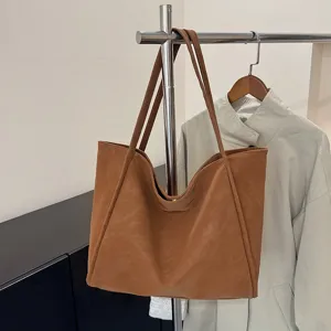 Brown vintage tote bag, large capacity shoulder bag for women, casual commuting minimalist style.