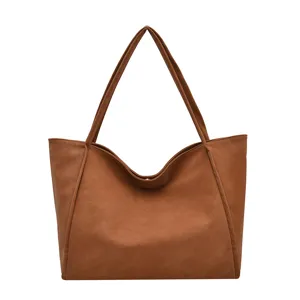 Brown PU leather large capacity tote bag for women, retro casual commuter shoulder bag 2025.